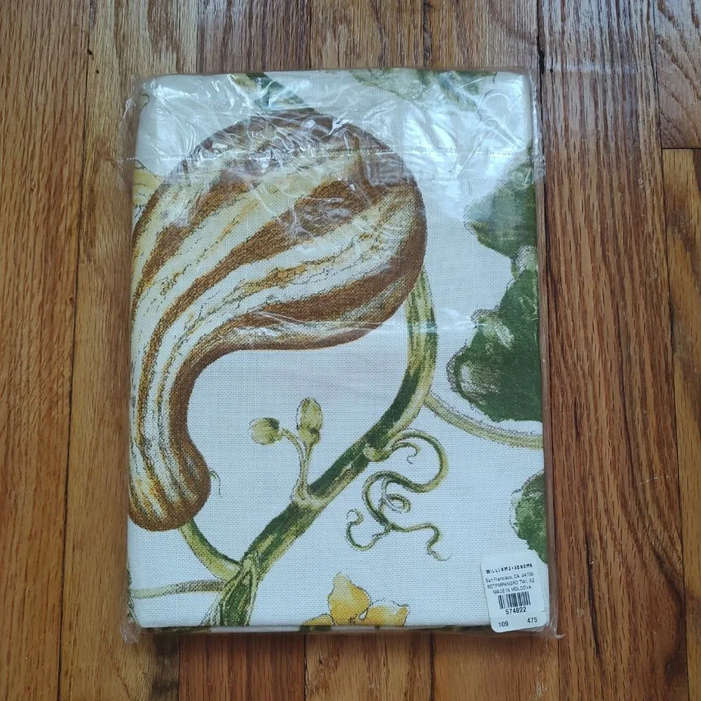 Williams Sonoma 2 Botanical Pumpkin and Gourd Print Towels Set Towel White Green